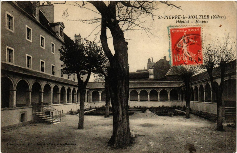 Carte postale ancienne Saint-Pierre-le-Moltier - Hopital - Hospice