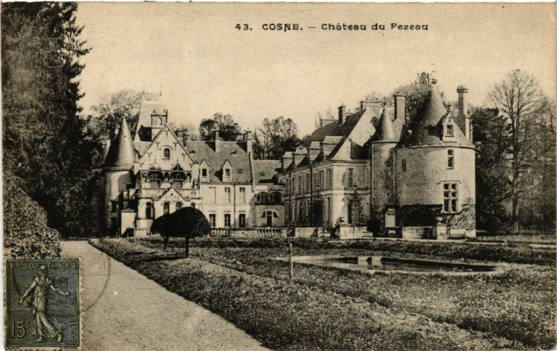 Carte postale ancienne Cosne - Chateau du Pezeau