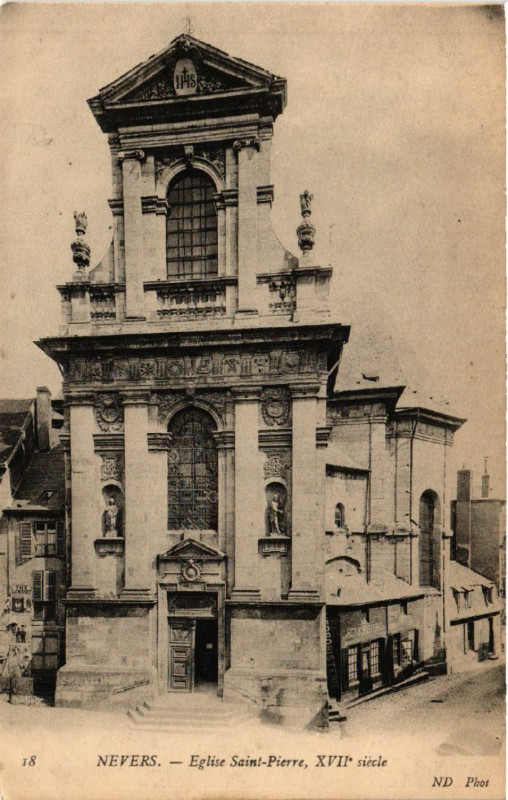 Carte postale ancienne Nevers - Eglise Saint-Pierre Xvii siecle à Nevers