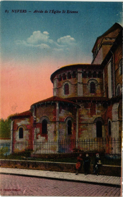 Carte postale ancienne Nevers - Abside de l'Eglise Saint-Etienne à Nevers