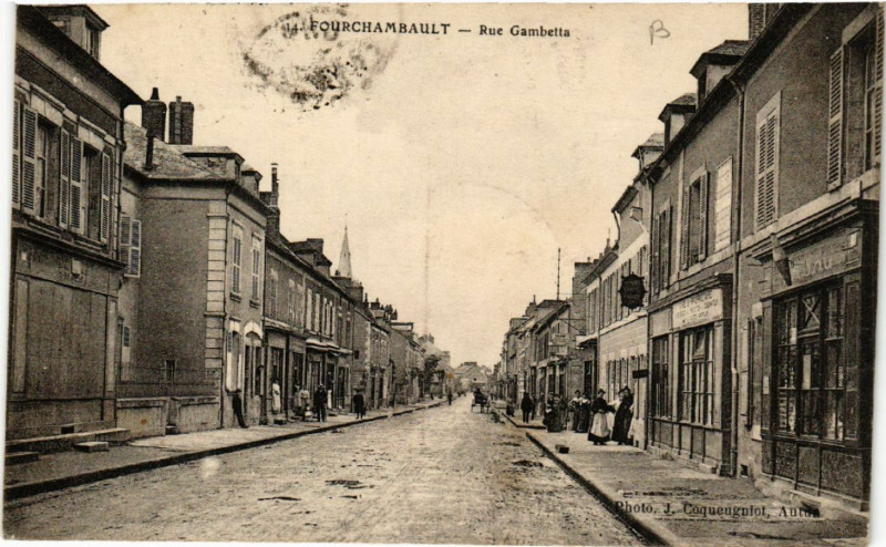 Carte postale ancienne Fourchambault - Rue Gambetta à Fourchambault