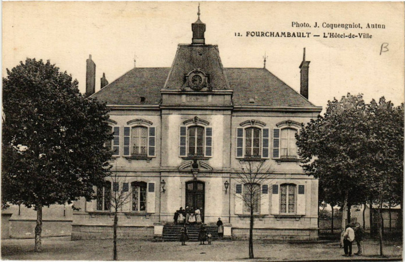 Carte postale ancienne Fourchambault - L'Hotel-de-Ville à Fourchambault