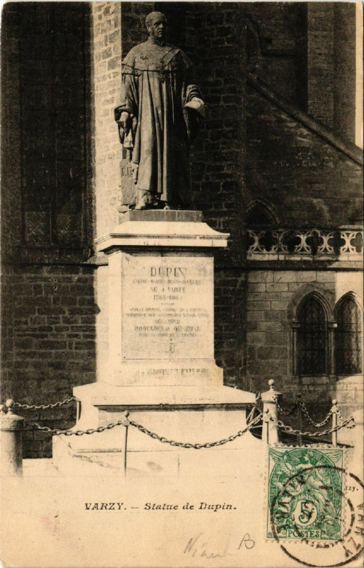 Carte postale ancienne Varzy - Statue de Dupin à Varzy