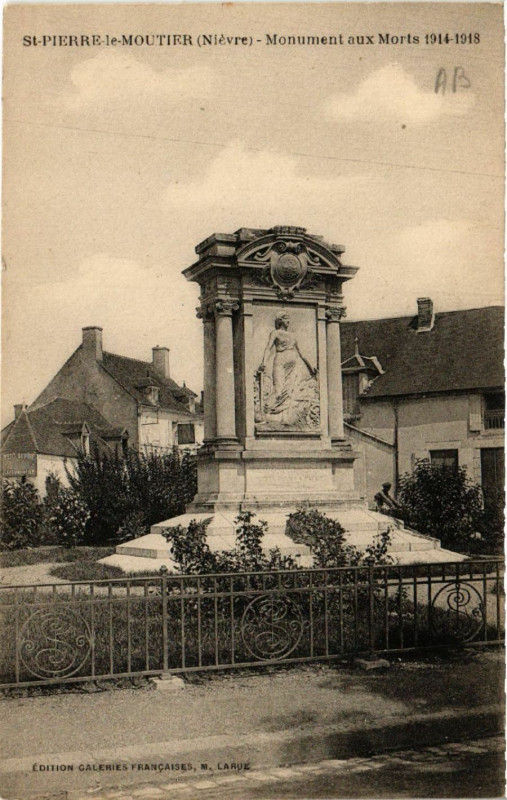 Carte postale ancienne Saint-Pierre-le-Moutier - Monument aux Morts 1914-1918 à Saint-Pierre-le-Moûtier