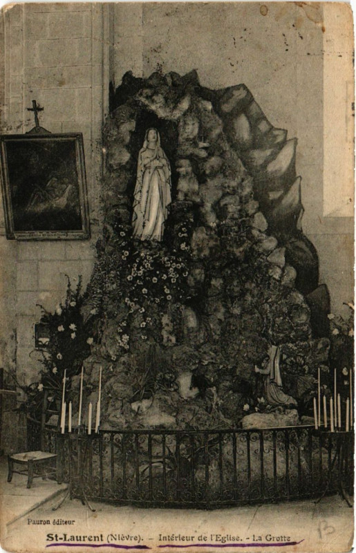 Carte postale ancienne Saint-Laurent - Interieur de l'Eglise - La Grotte