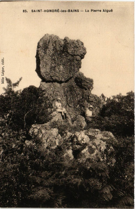Carte postale ancienne Saint-Honore-les-Bains - La Pierre Aigue à Saint-Honoré-les-Bains