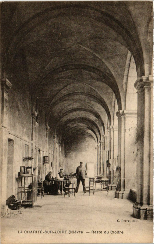 Carte postale ancienne Reste du Cloître à La Charité-sur-Loire