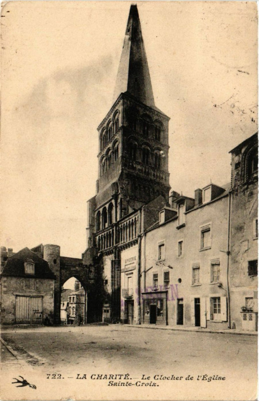 Carte postale ancienne La Charite - Le Clocher de l'Eglise - Sainte-Croix