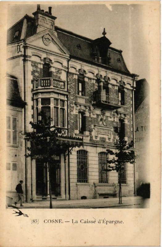 Carte postale ancienne Cosne - La Caisse d'Epargne