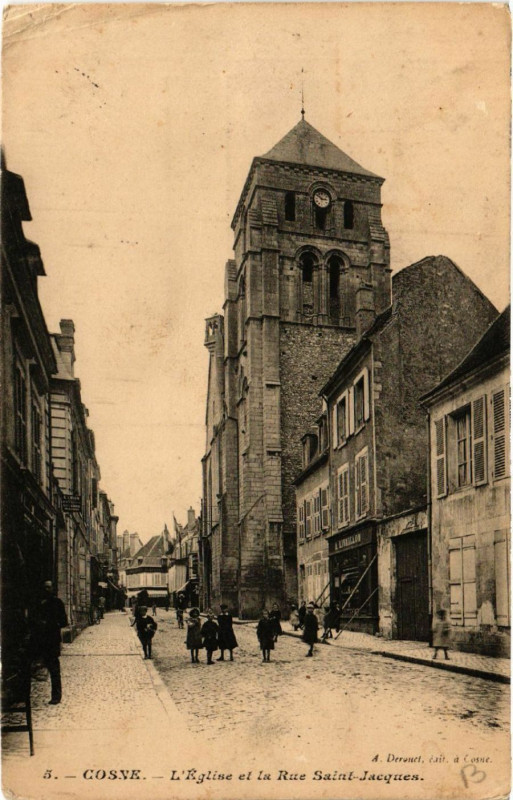 Carte postale ancienne Cosne - L'Eglise et la Rue Saint-Jacques