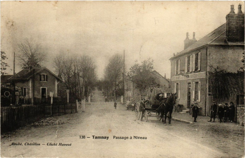 Carte postale ancienne Tannay-Passage a Niveau à Tannay
