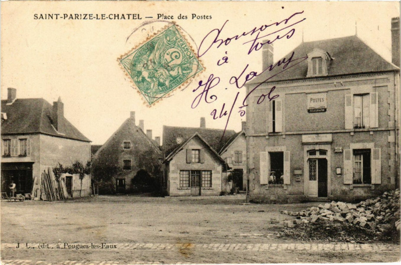 Carte postale ancienne Saint-Parize le Chatel Place des Postes