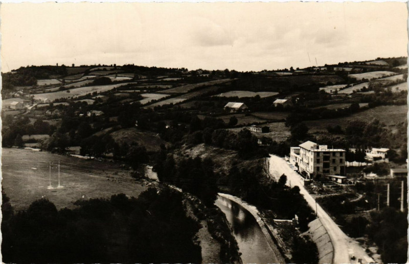 Carte postale ancienne Pannessiere Vue de la Digue et de l'Hotel du Barrage