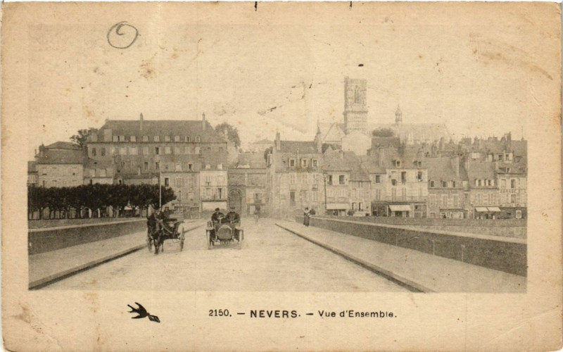 Carte postale ancienne Nevers-Vue d'ensemble à Nevers