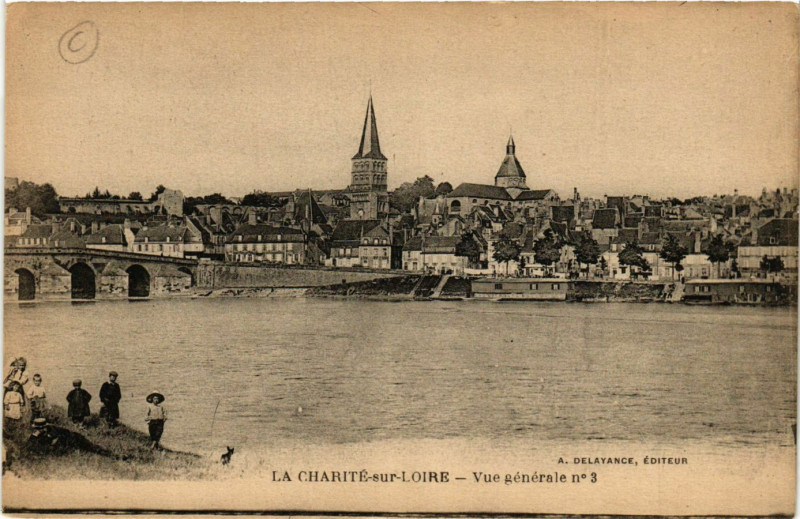 Carte postale ancienne La Charite-sur-Loire Vue générale