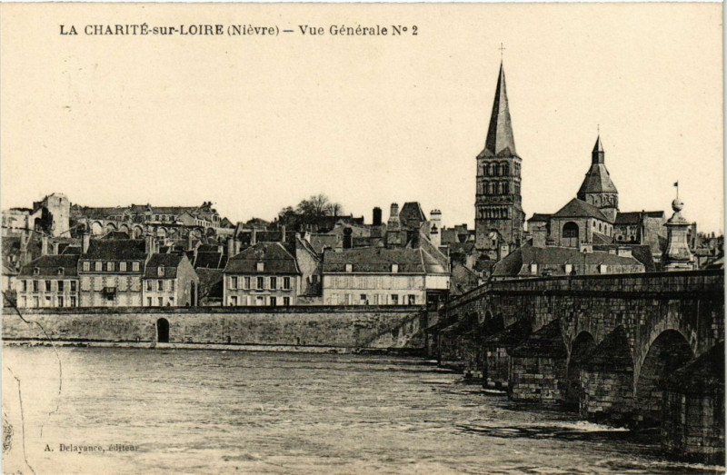 Carte postale ancienne La Charite-sur-Loire Vue générale