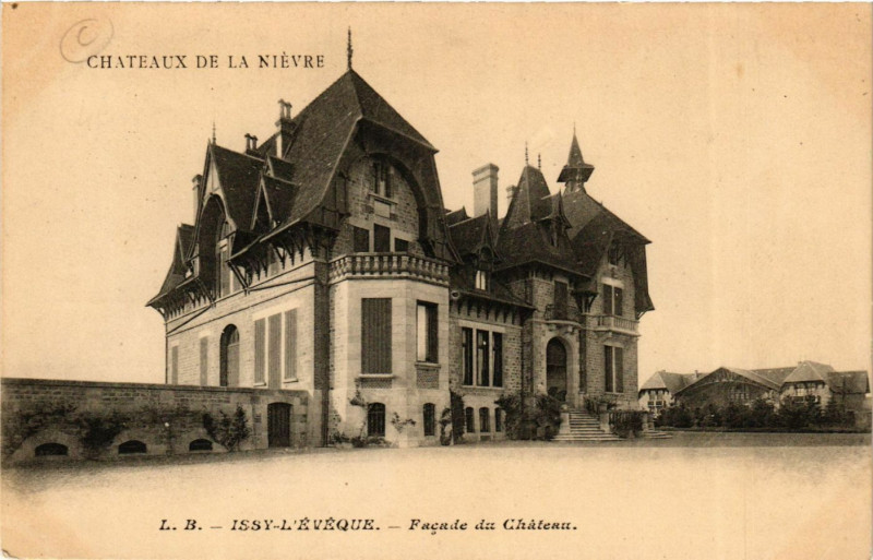 Carte postale ancienne Issy-L'Eveque Facade du Chateau