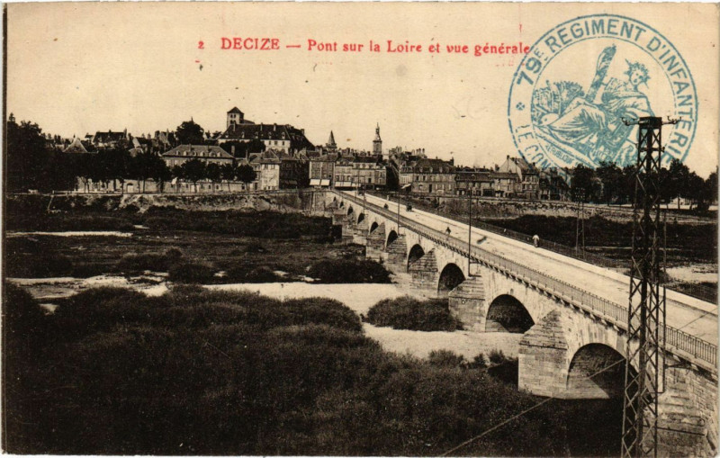 Carte postale ancienne Decize-Pont sur la Loire et vue générale à Decize