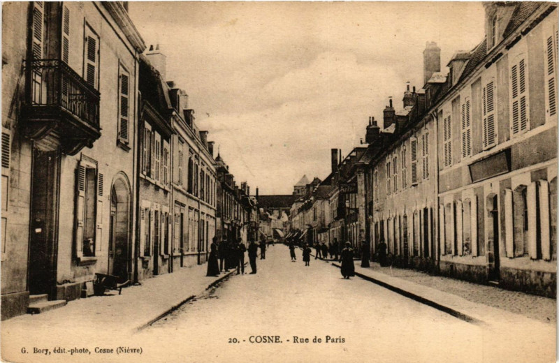 Carte postale ancienne Cosne-Rue de Paris