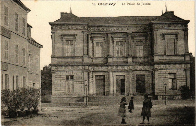 Carte postale ancienne Clamecy-Le Palais de Justice à Clamecy