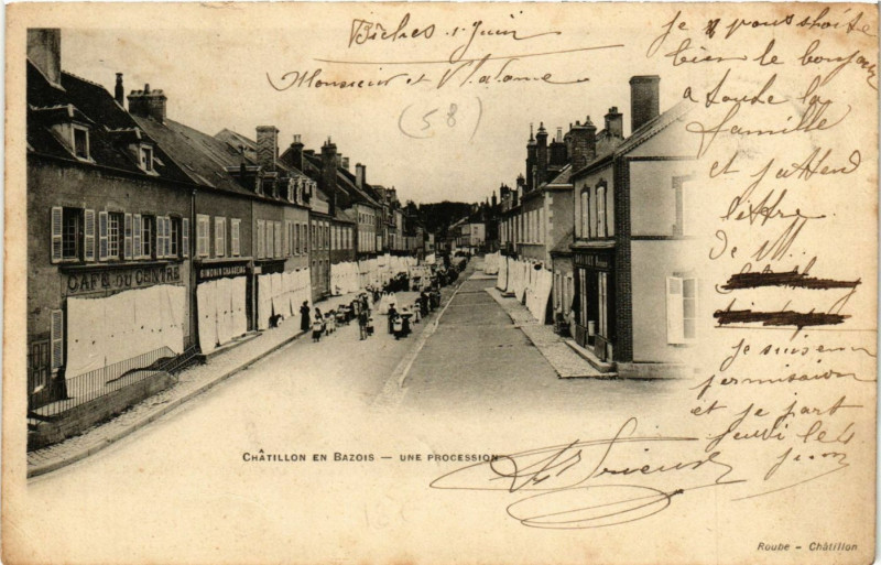 Carte postale ancienne Chatillon-en-Bazois-Une Procession