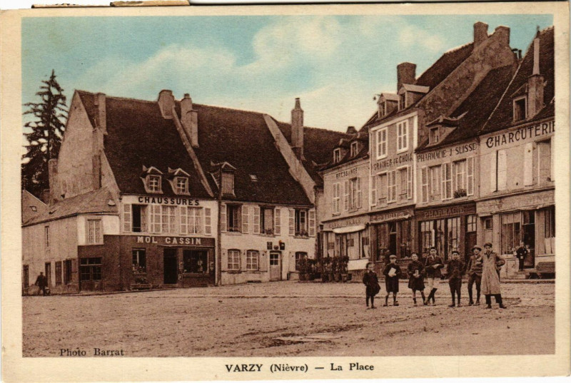 Carte postale ancienne Varzy-La Place à Varzy