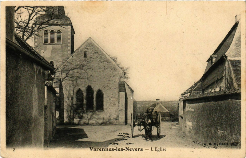 Carte postale ancienne Varennes les Nevers L'Eglise à Nevers