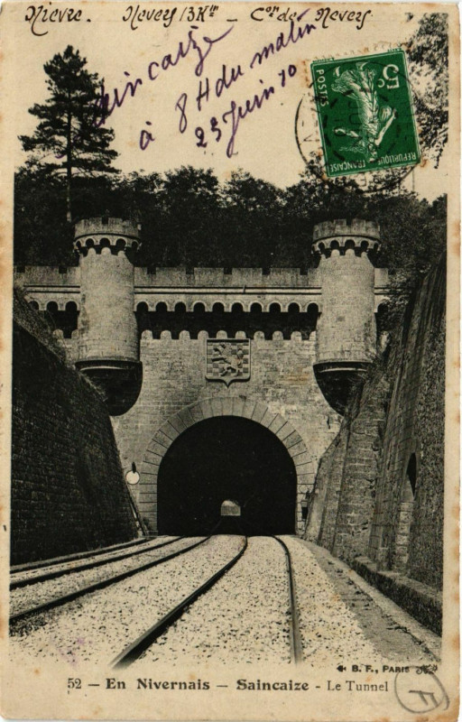 Carte postale ancienne En Nivernais-Saincaize Le Tunnel