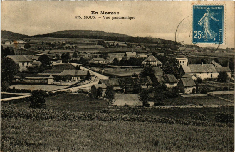 Carte postale ancienne En Morvan-Moux Vue panoramique