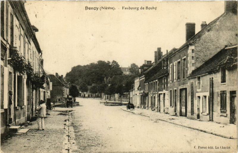 Carte postale ancienne Donzy-Faubourg de Bouhy à Bouhy