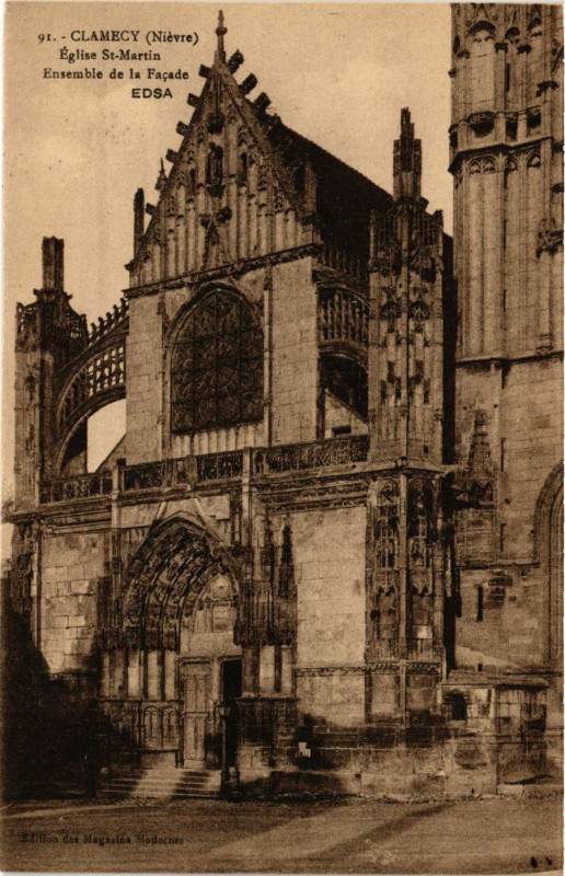 Carte postale ancienne Clamecy Eglise Saint-Martin. Ensemble de la Facade à Clamecy
