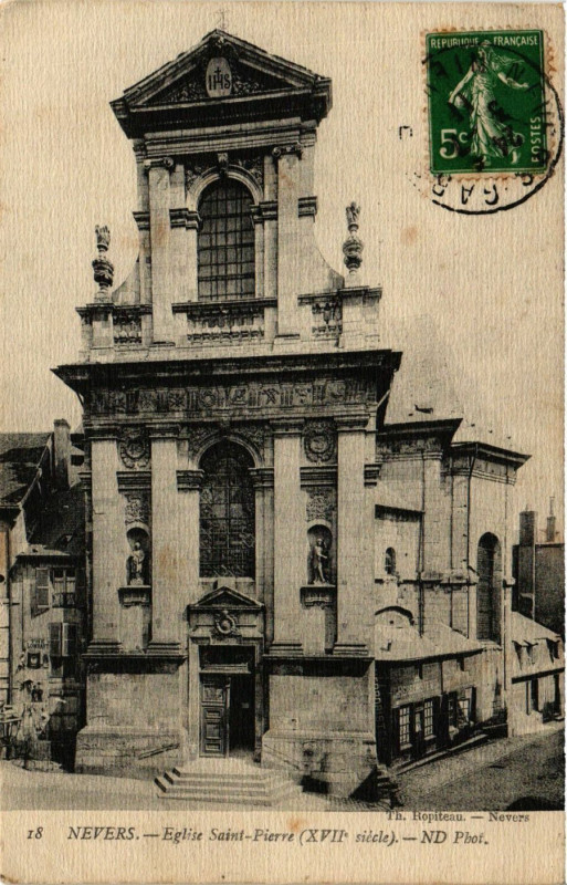 Carte postale ancienne Nevers - Eglise Saint-Pierre (Xvii siecle) à Nevers