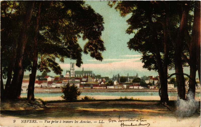Carte postale ancienne Nevers - Vue prise a travers les Acacias à Nevers