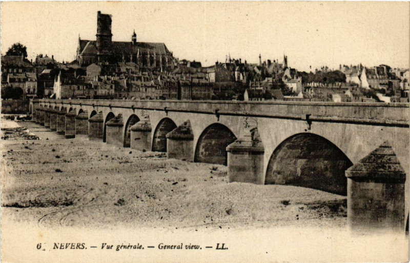 Carte postale ancienne Nevers - Vue générale - général view à Nevers