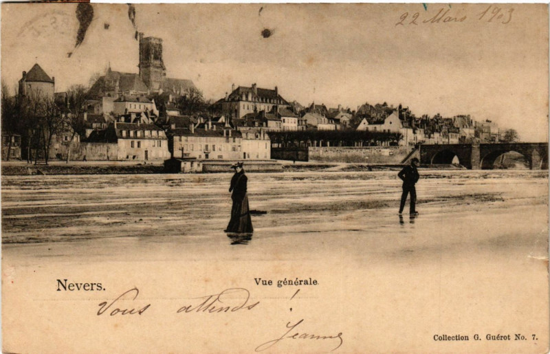Carte postale ancienne Nevers - Vue générale à Nevers