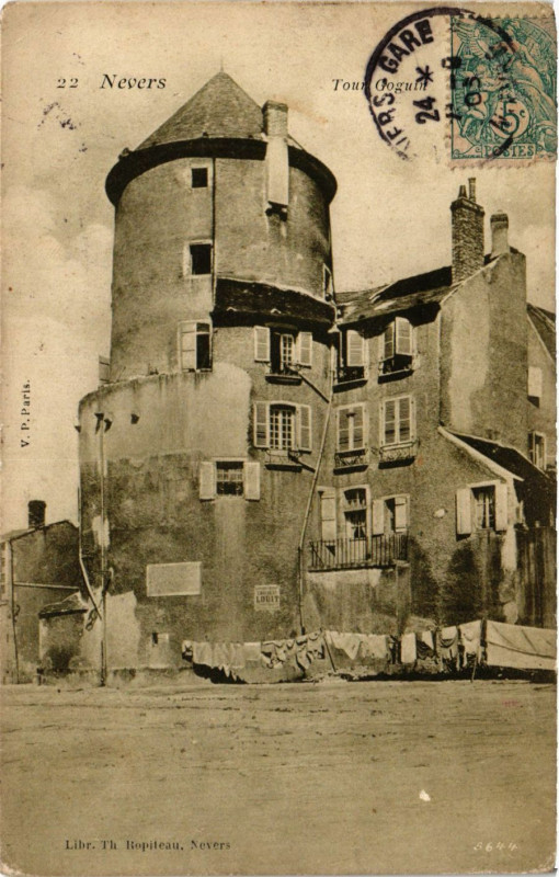 Carte postale ancienne Nevers - Tour Goguin à Nevers