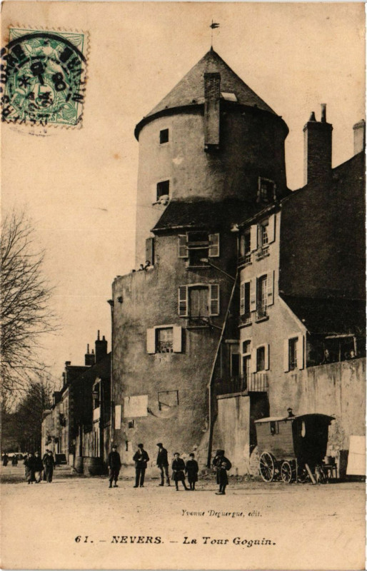 Carte postale ancienne Nevers - La Tour Goguin à Nevers