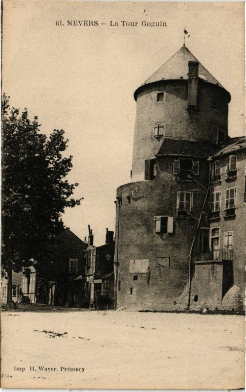 Carte postale ancienne Nevers - La Tour Goguin à Nevers