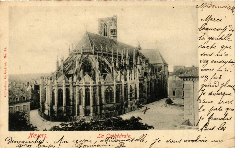Carte postale ancienne Nevers - La Cathedrale à Nevers