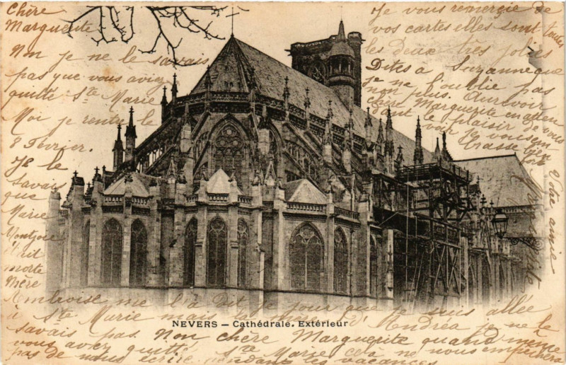 Carte postale ancienne Nevers - Cathedrale Exterieur à Nevers