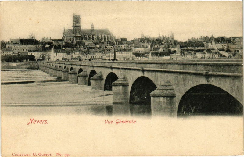 Carte postale ancienne Nevers - Vue générale à Nevers