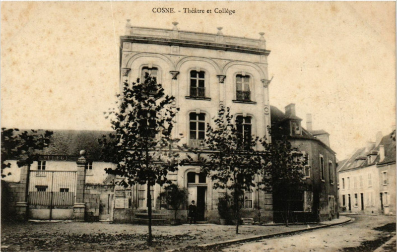 Carte postale ancienne Cosne - Thatre et College