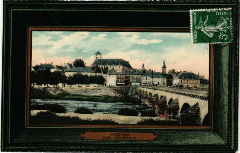 Carte postale ancienne Decize - Vue générale à Decize