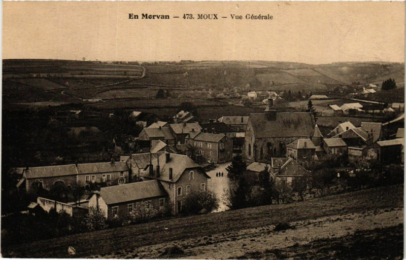 Carte postale ancienne En Morvan - Moux - Vue générale