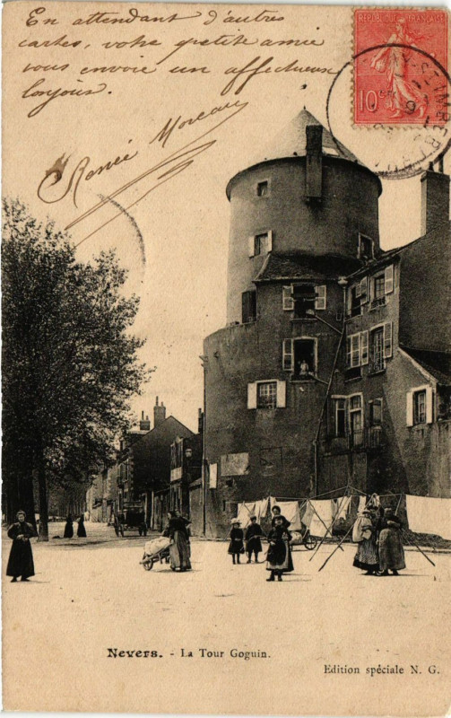 Carte postale ancienne Nevers - La Tour Goguin à Nevers