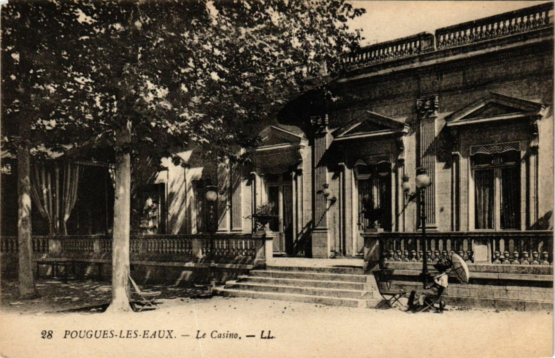 Carte postale ancienne Pougues-les-Eaux - Le Casino à Pougues-les-Eaux