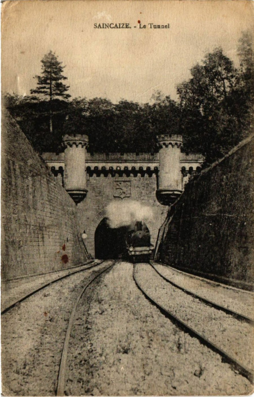 Carte postale ancienne Saincaise - Le Tunnel