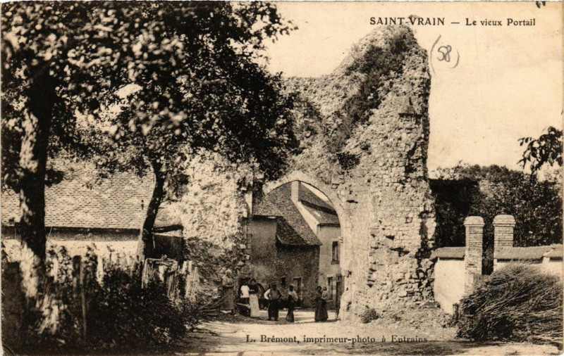 Carte postale ancienne Saint-Vrain - Le Vieux Portail