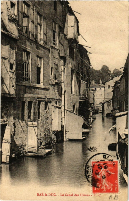 Carte postale ancienne Bar-le-Duc - Le Canal des Usines à Bar-le-Duc