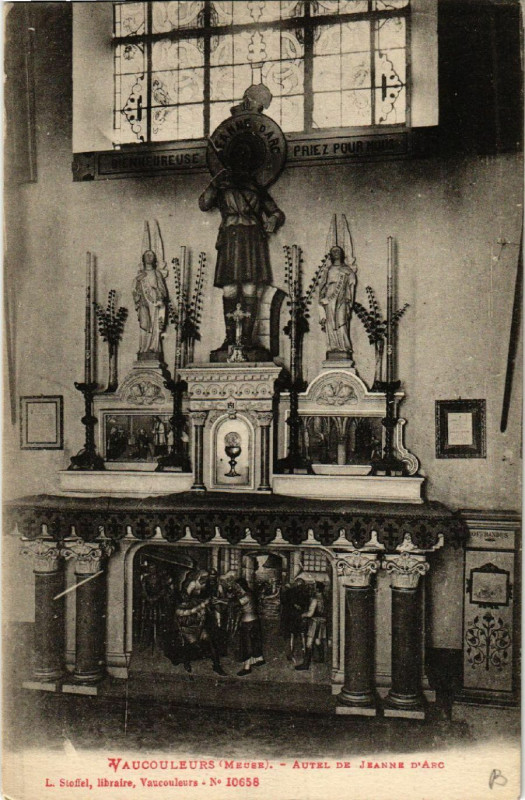 Carte postale ancienne Vaucouleurs - Autel de Jeanne d'Arc à Vaucouleurs